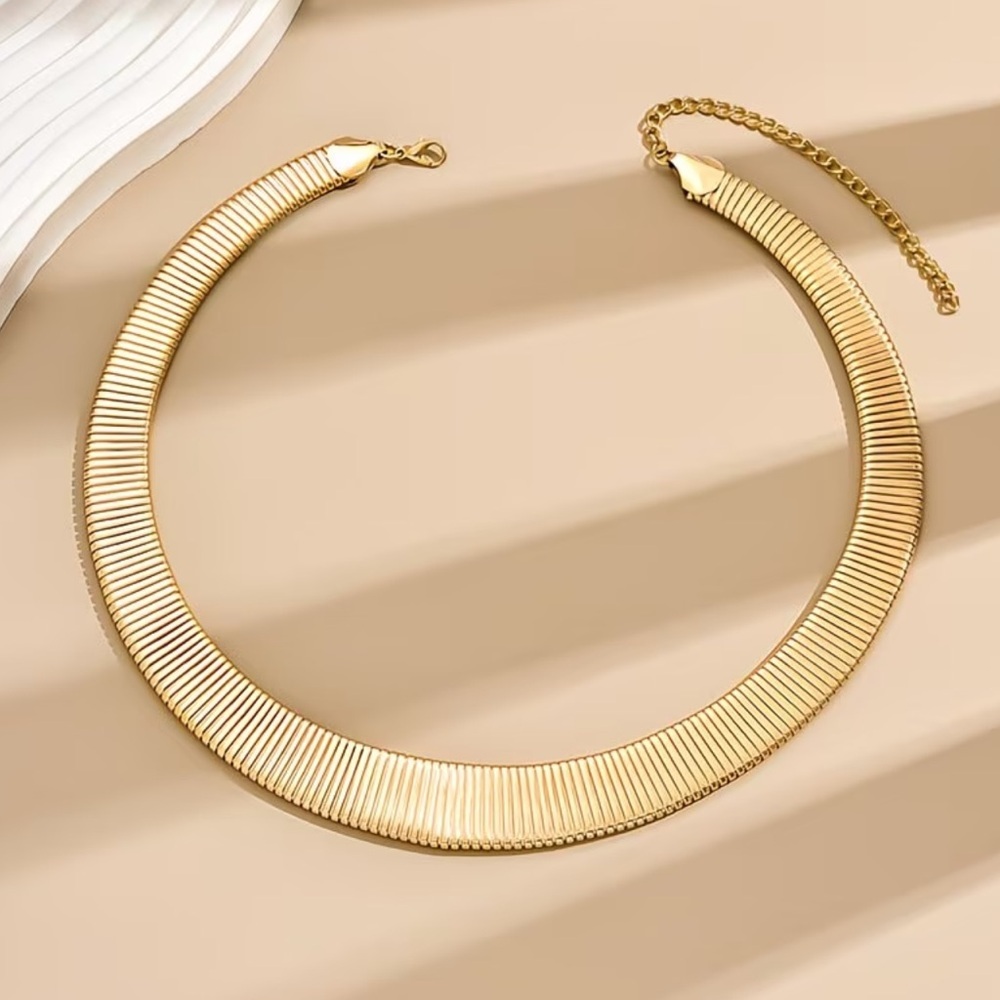 NEW Elegant Gold Necklace. Trendy necklace. ☀️ A0-14 - Picture 2 of 6